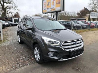 Grau Gebraucht 2017 Ford Kuga Titanium SUV | 14.890 € (Teuer)