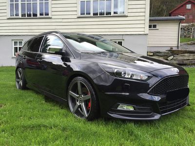 Gebraucht Ford Focus Sport 185 PS (136 kW) 2015 Schwarz metallic Kombi