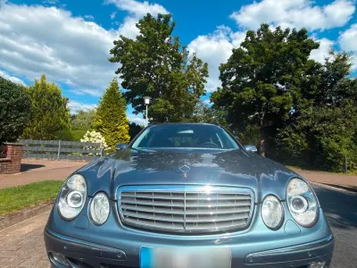 Gebraucht Mercedes E220 150 PS (110 kW) 2004 Blau Kombi