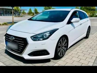 Gebraucht Hyundai i40 Premium 141 PS (103 kW) 2026 Weiß Kombi