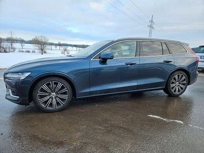 Blau Gebraucht 2021 Volvo V60 Inscription Kombi | 25.150 € (Guter Preis)