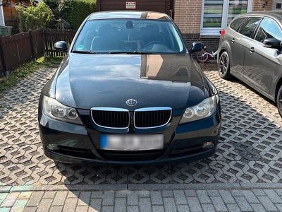 Gebraucht BMW 318 143 PS (105 kW) 2008 Schwarz Kombi