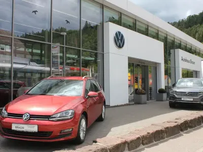 Gebraucht VW Golf VII Cup 140 PS (102 kW) 2014 Sunset red metallic Kombi