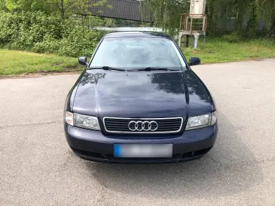 Gebraucht Audi A4 125 PS (91 kW) 1997 Blau Limousine