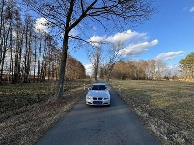 Gebraucht BMW 320 170 PS (125 kW) 2010 Grau Limousine