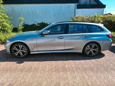 Gebraucht BMW 330 M Sport 245 PS (180 kW) 2024 Grau Kombi