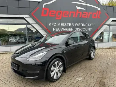 Begagnad Tesla Model Y RWD 219 kW (299 HK) 2023 Svart SUV