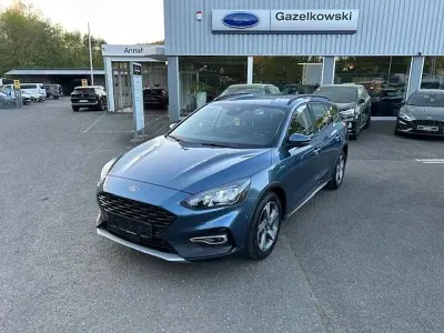 Używany Ford Focus Active 125 KM (91 kW) 2020 Niebieski Sedan/Limuzyna