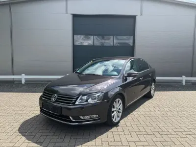 Używany VW Passat Highline 140 KM (102 kW) 2011 Czarny Sedan/Limuzyna