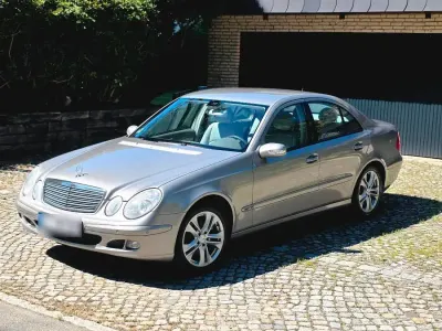 Gebraucht Mercedes E320 204 PS (150 kW) 2005 Grau Limousine