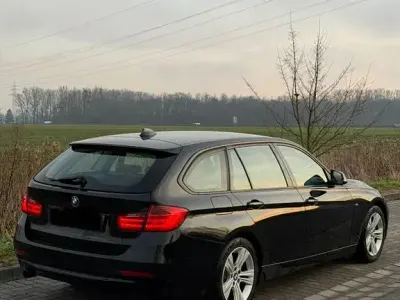Gebraucht BMW 320 Sport Line 184 PS (135 kW) 2015 Schwarz Kombi