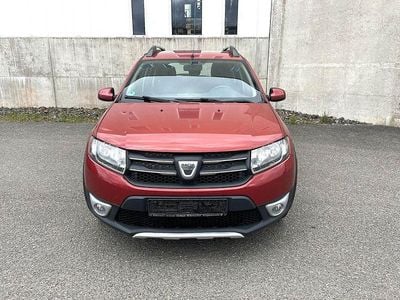 Usata Dacia Sandero Prestige 90 CV (66 kW) 2015 Rosso Berlina