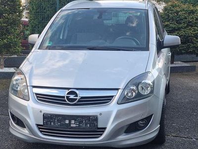 Second-hand Opel Zafira Sport 140 CP (102 kW) 2011 Argintiu Monovolum