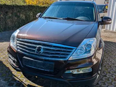 Gebraucht SsangYong Rexton 155 PS (114 kW) 2013 Braun SUV