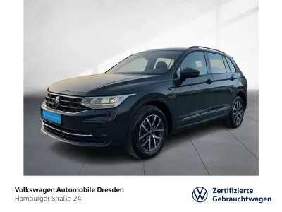 Gebraucht VW Tiguan Life 131 PS (96 kW) 2022 Grau SUV