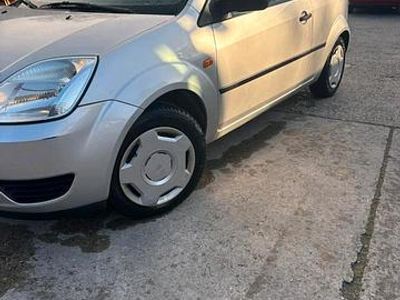 Gebraucht Ford Fiesta 80 PS (58 kW) 2005 Silber Kleinwagen