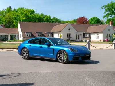 Gebraucht Porsche Panamera 330 PS (242 kW) 2018 Blau Kleinwagen