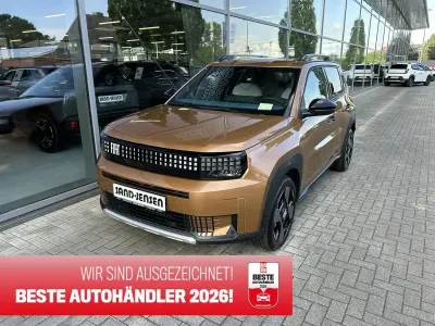Neu Fiat Grande Panda La Prima 83 kW (113 PS) 2026 Luna bronze metallic Kleinwagen