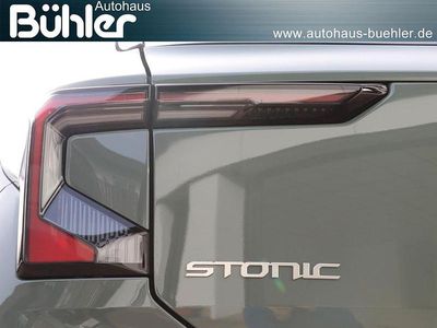 Neu Kia Stonic Vision 101 PS (74 kW) 2026 Grün SUV