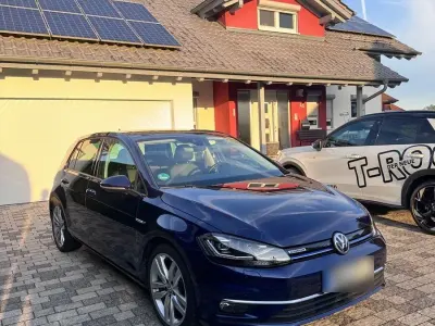 Gebraucht VW Golf VII Highline 131 PS (96 kW) 2019 Blau Limousine