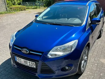 Gebraucht Ford Focus 125 PS (91 kW) 2014 Blau Kombi