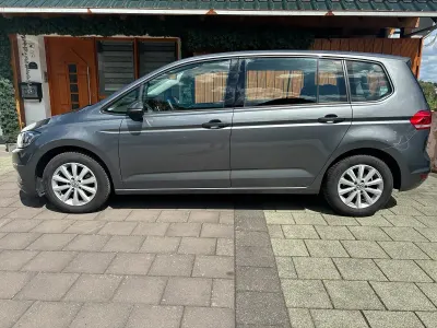 Gebraucht VW Touran 115 PS (84 kW) 2018 Silber Van / Kleinbus