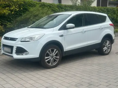 Gebraucht Ford Kuga 150 PS (110 kW) 2015 Weiß SUV