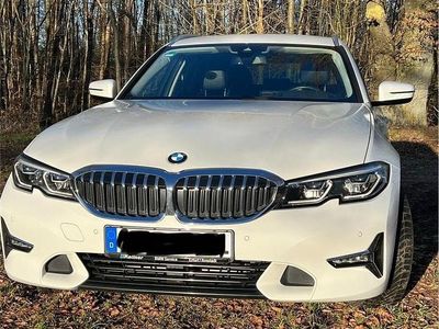 Gebraucht BMW 320 Luxury Line 190 PS (139 kW) 2019 Weiß Kombi