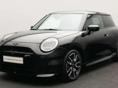 Gebraucht Mini Cooper SE 160 kW (218 PS) 2025 Schwarz Kleinwagen