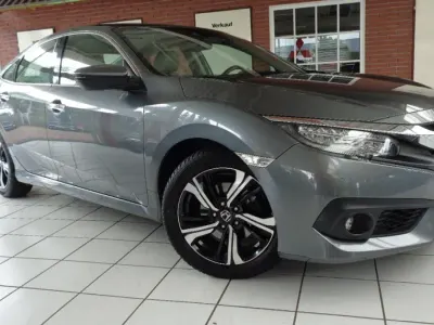 Gebraucht Honda Civic Executive 182 PS (133 kW) 2018 Polished metal m. Limousine