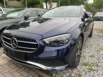 Gebraucht Mercedes E300 194 PS (142 kW) 2020 Blau Limousine
