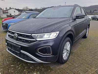 Gebraucht VW T-Roc Life 150 PS (110 kW) 2023 Deep black perleffekt SUV