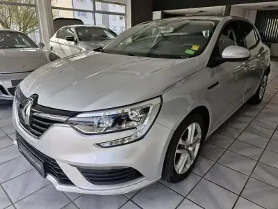 Brugt Renault Mégane Play 132 HK (97 kW) 2017 Grå Sedan