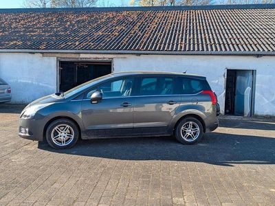 Usata Peugeot 5008 156 CV (114 kW) 2009 Grigio Monovolume