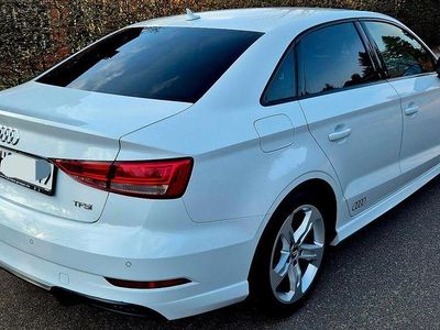 Weiß Gebraucht 2017 Audi A3 S-Line Limousine | 15.999 € (Guter Preis)