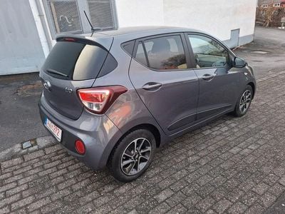 Grau Gebraucht 2018 Hyundai i10 Passion Kleinwagen | 7.390 € (Fairer Preis)