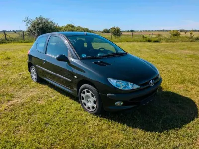 Gebraucht Peugeot 206 75 PS (55 kW) 2005 Schwarz Kleinwagen