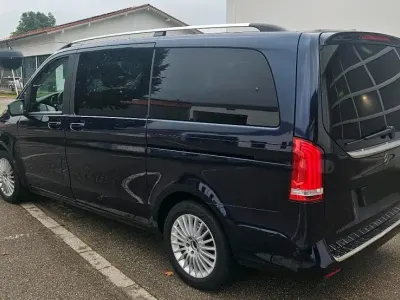 Gebraucht Mercedes V220 163 PS (119 kW) 2020 Blau Van / Kleinbus