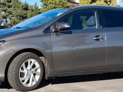Gebraucht Toyota Auris Team 116 PS (85 kW) 2019 Silber Kleinwagen