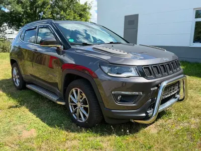 Gebraucht Jeep Compass Opening Edition 170 PS (125 kW) 2017 Grau SUV