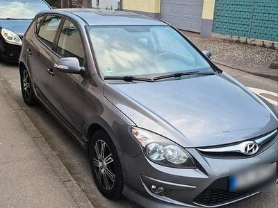 Gebraucht Hyundai i30 90 PS (66 kW) 2012 Grau Limousine