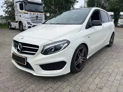 Gebraucht Mercedes B180 AMG line 122 PS (89 kW) 2017 Weiß Kleinwagen