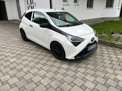 Gebraucht Toyota Aygo 72 PS (52 kW) 2020 Weiß Kleinwagen