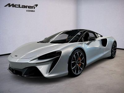 Neu McLaren Artura 680 PS (500 kW) 2025 Silber