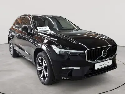 Gebraucht Volvo XC60 Momentum 197 PS (144 kW) 2022 Onyx black metallic SUV