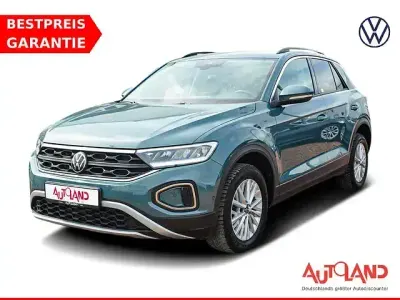 Gebraucht VW T-Roc Life 110 PS (80 kW) 2023 Petroleum blue metallic SUV
