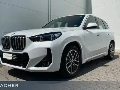 Gebraucht BMW iX1 M Sport 230 kW (313 PS) 2023 Weiß SUV