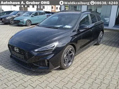 Gebraucht Hyundai i30 N Line 140 PS (102 kW) 2025 Abyss black Kombi