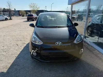 Gebraucht Hyundai i10 Style 87 PS (63 kW) 2015 Schwarz Kleinwagen