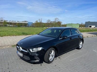 Begagnad Mercedes A180 136 HK (100 kW) 2018 Svart Sedan